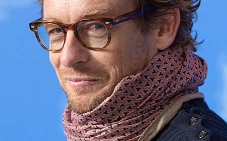 সাইমন বেকার এর জীবনী | Biography Of Simon Baker