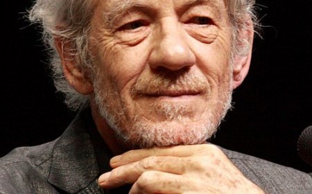 ইয়ান ম্যাককেলেন এর জীবনী | Biography Of Ian McKellen