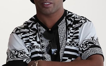 রোনালদিনহো এর জীবনী | Biography  Ronaldinho Gaúcho