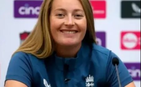 সোফি একলস্টোন  এর জীবনী | Biography of Sophie Ecclestone