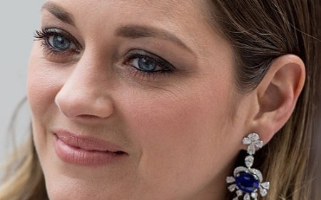 ম্যারিয়ন কোটিলার্ড এর জীবনী | Biography Of  Marion Cotillard