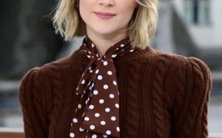 সার্শা রোনান এর জীবনী | Biography Of  Saoirse Ronan