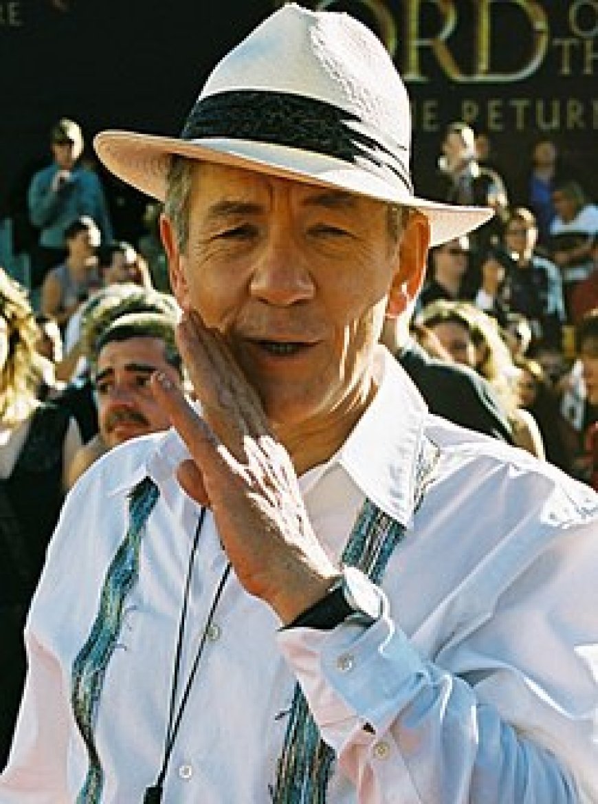 ইয়ান ম্যাককেলেন এর জীবনী | Biography of Ian McKellen
