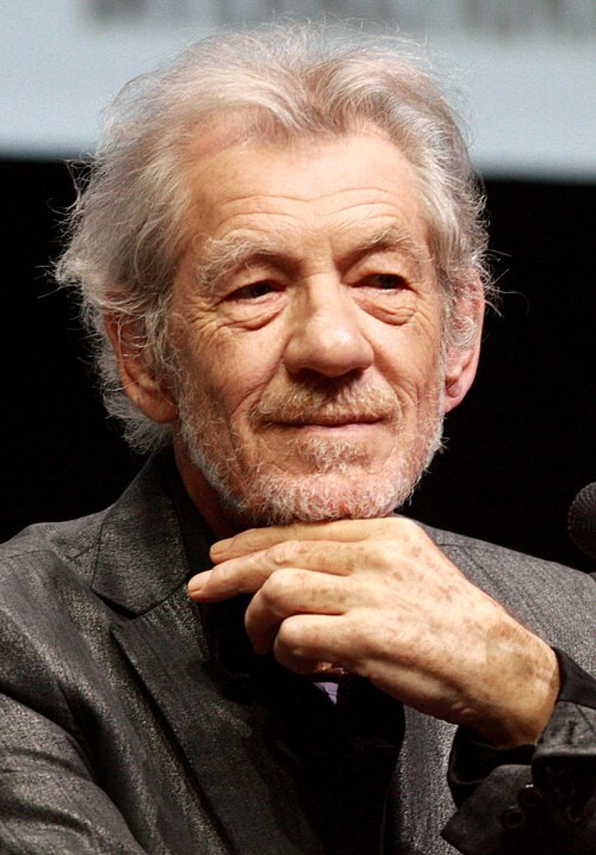ইয়ান ম্যাককেলেন এর জীবনী | Biography Of Ian McKellen