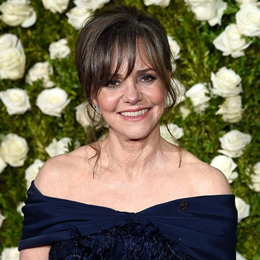 স্যালি ফিল্ড এর জীবনী | Biography   Sally Field's