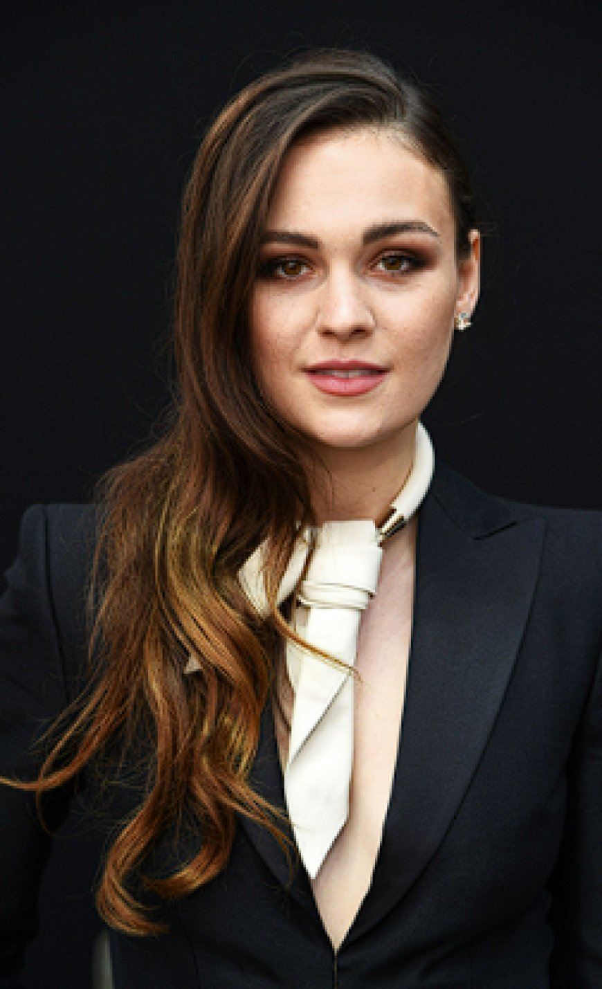 biography of Sophie Skelton