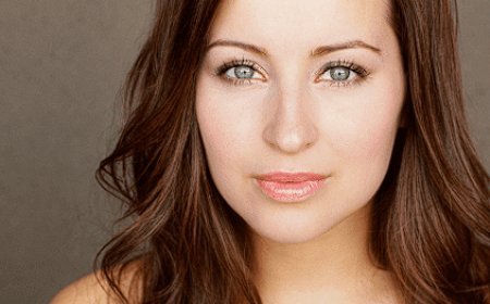 biography of Ashley Leggat