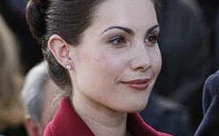 biography of Carly Pope
