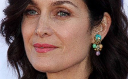biography of Carrie-Anne Moss