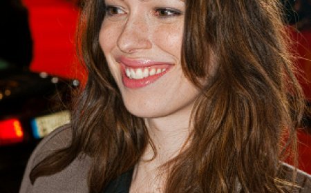 biography of Rebecca Hall