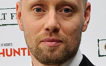 biography of Aksel Hennie
