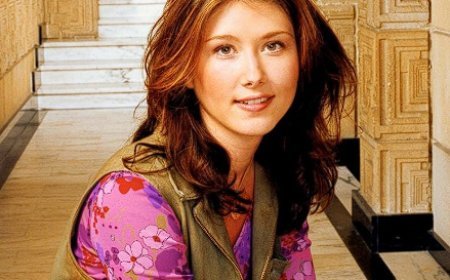 biography ofJewel Staite