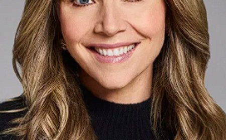 biography of Sarah Chalke