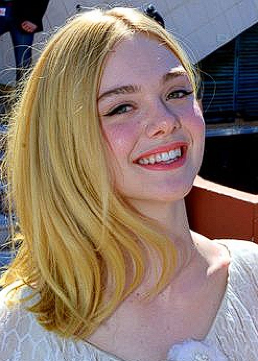 biography of Elle Fanning