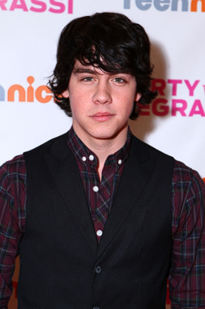 biography of Munro Chambers
