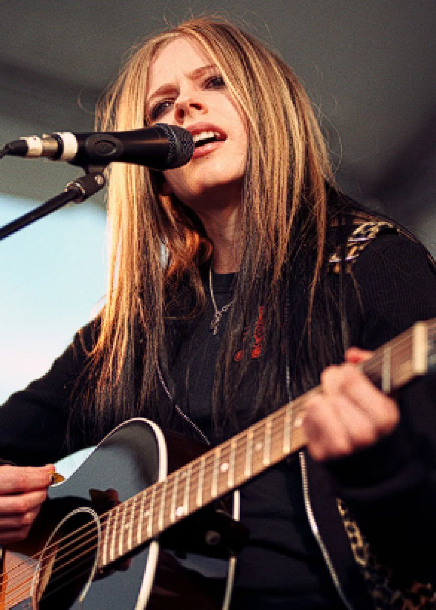 biography of Avril Lavigne