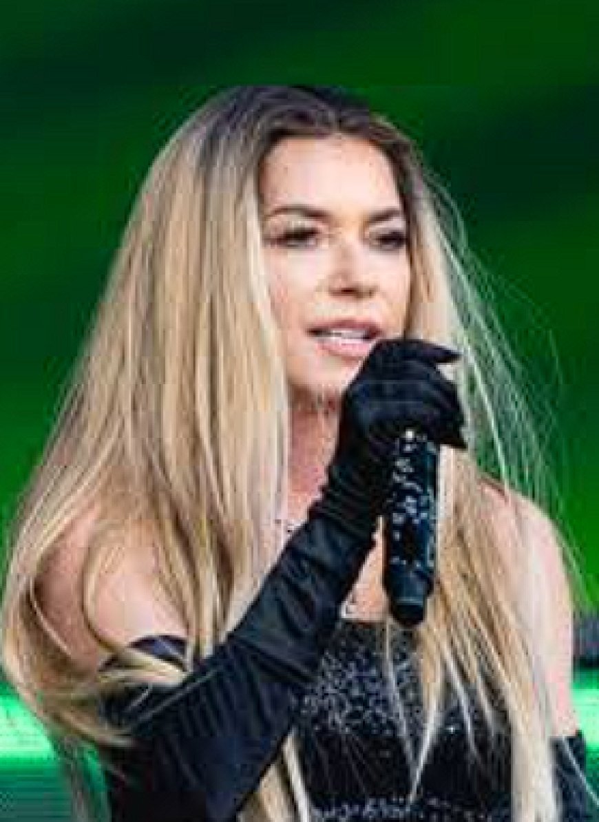 biography of Shania Twain